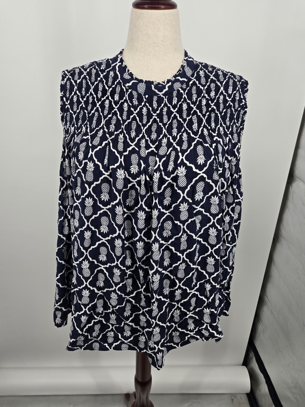crown & ivy Navy and White Pineapple Print Smocked Tank 3X (6777) - Picture 1 of 5